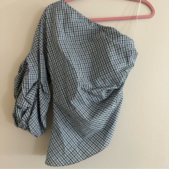 Petersyn One Shoulder Ruffle Blouse - Picture 3 of 10